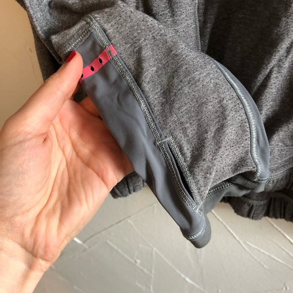 Lululemon Pace Pusher Half Zip Pullover in Heather Gray Size 8 - Picture 4 of 9
